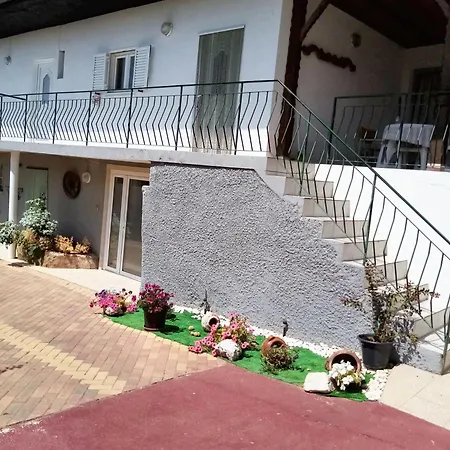 Semesterbostad Cosy House In With Large Terrace And Shared Garden *