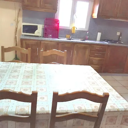 Spacious House In - Shared Garden - 120 M²