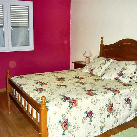 Vakantiehuis Spacious House In - Shared Garden - 120 M² *