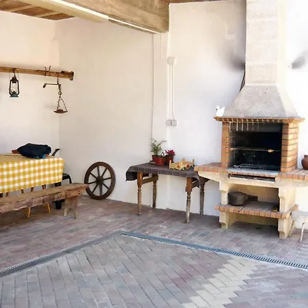 Spacious House In - Shared Garden - 120 M² 別荘 *