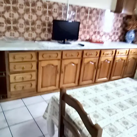 Spacious House In - Shared Garden - 120 M² Hébergement de vacances Bragance