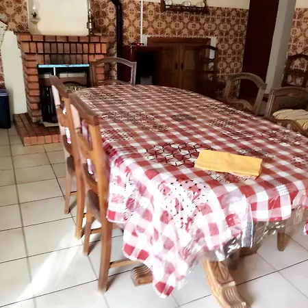 Spacious House In - Shared Garden - 120 M² Casa vacanze Bragança