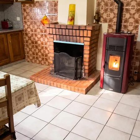 Spacious House In - Shared Garden - 120 M² Bragance