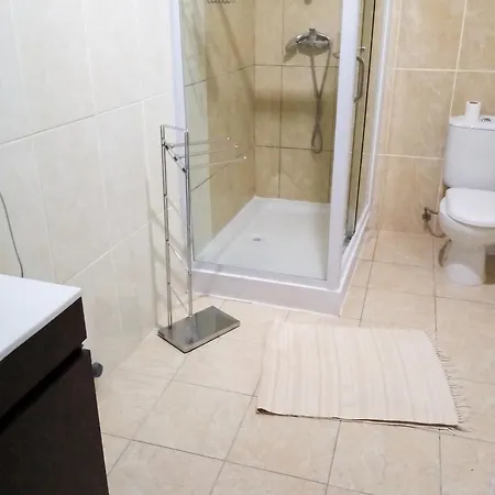 Spacious House In - Shared Garden - 120 M² * Bragança
