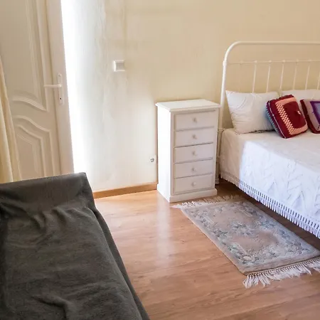 Spacious House In - Shared Garden - 120 M² Hébergement de vacances *
