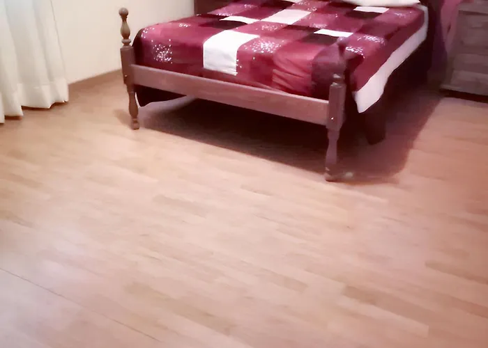 Spacious House In - Shared Garden - 120 M² *