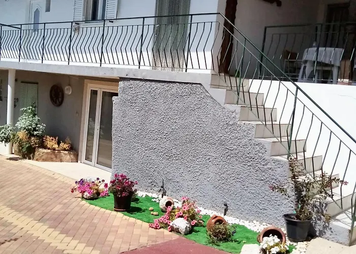 Prázdninový dům Spacious House In - Shared Garden - 120 M² *