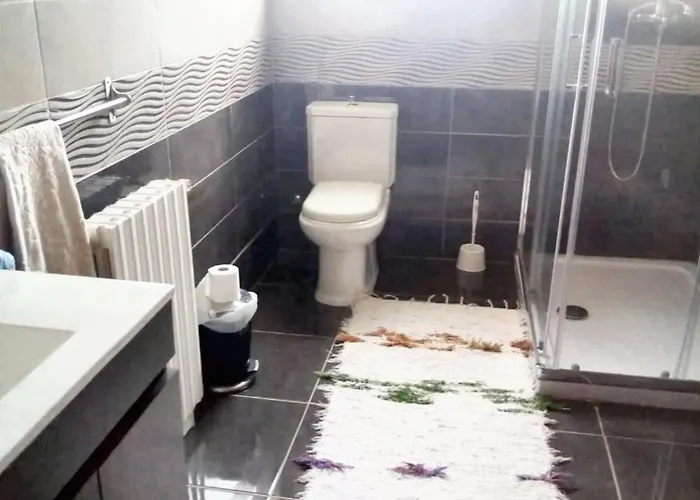 Spacious House In - Shared Garden - 120 M² Feriehus *