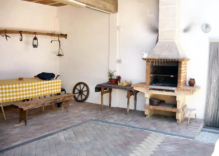 Spacious House In - Shared Garden - 120 M² Bragança