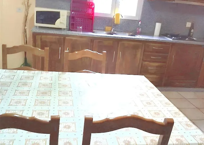 Spacious House In - Shared Garden - 120 M²