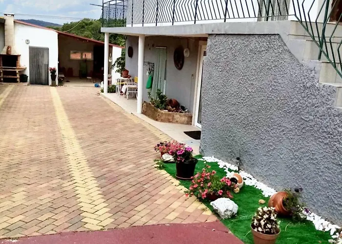 Spacious House In - Shared Garden - 120 M²