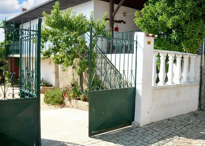 Prázdninový dům Spacious House In - Shared Garden - 120 M² *